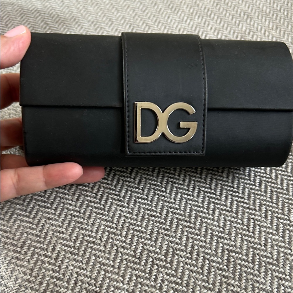 Black DG Clutch with Silver Logo